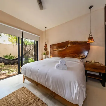 Villa Asana With Stunning Luxury Pool And Private Rooftop